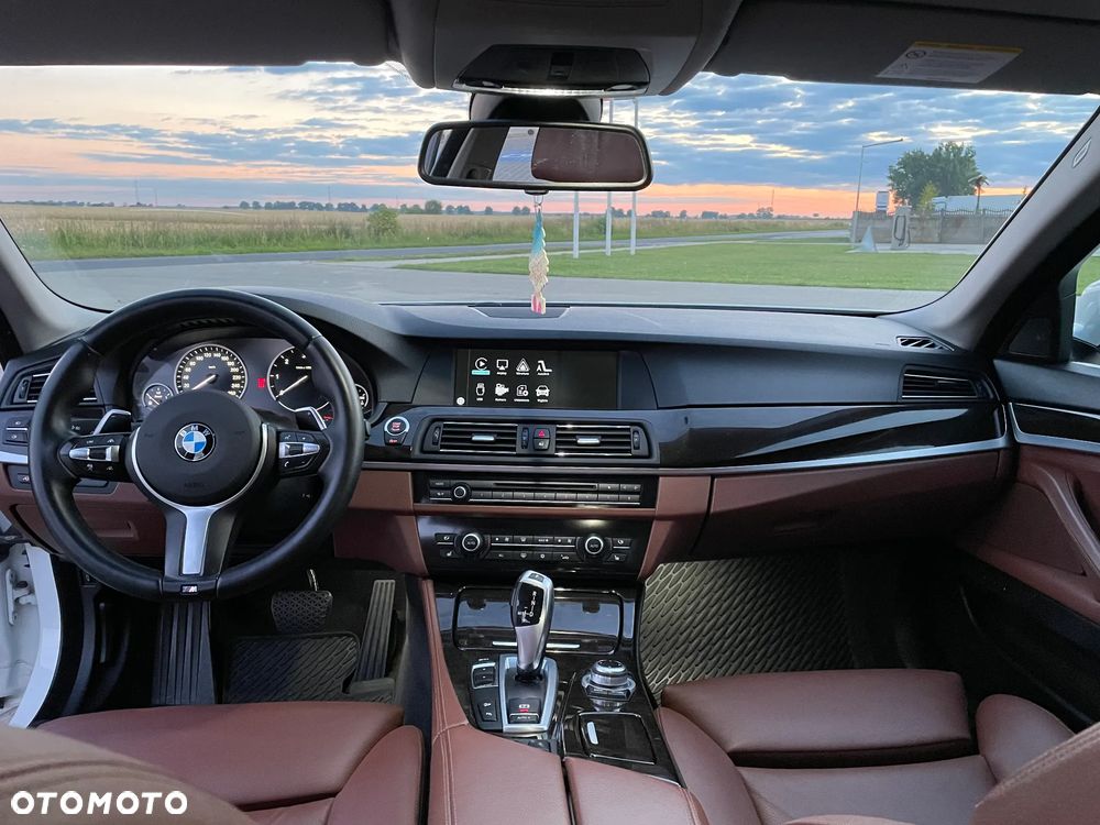BMW Seria 5 535d xDrive - 11