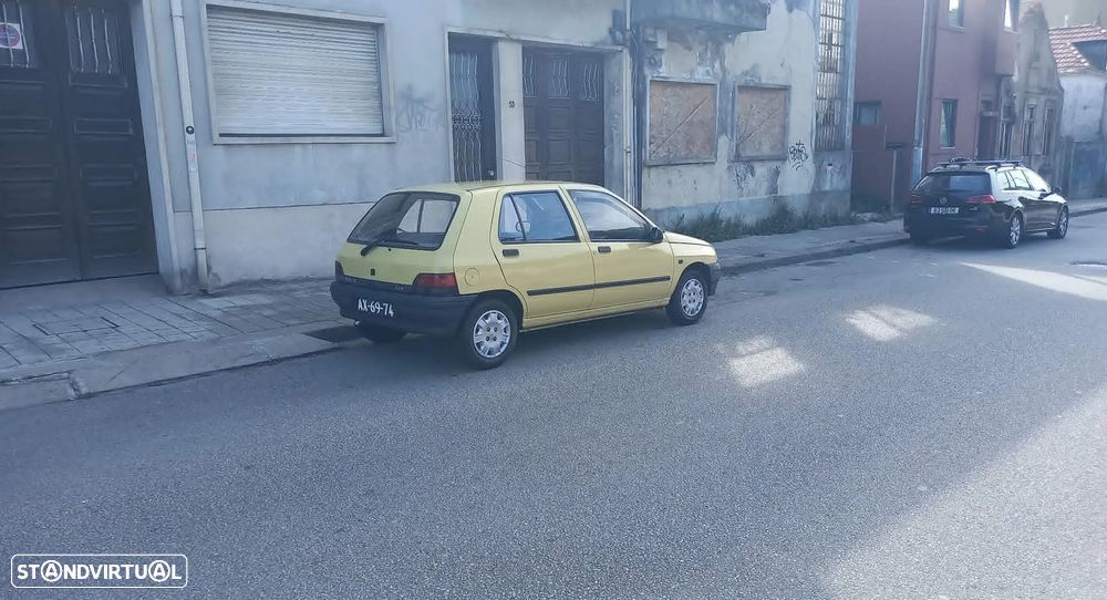 Renault Clio 1.2 RN - 17