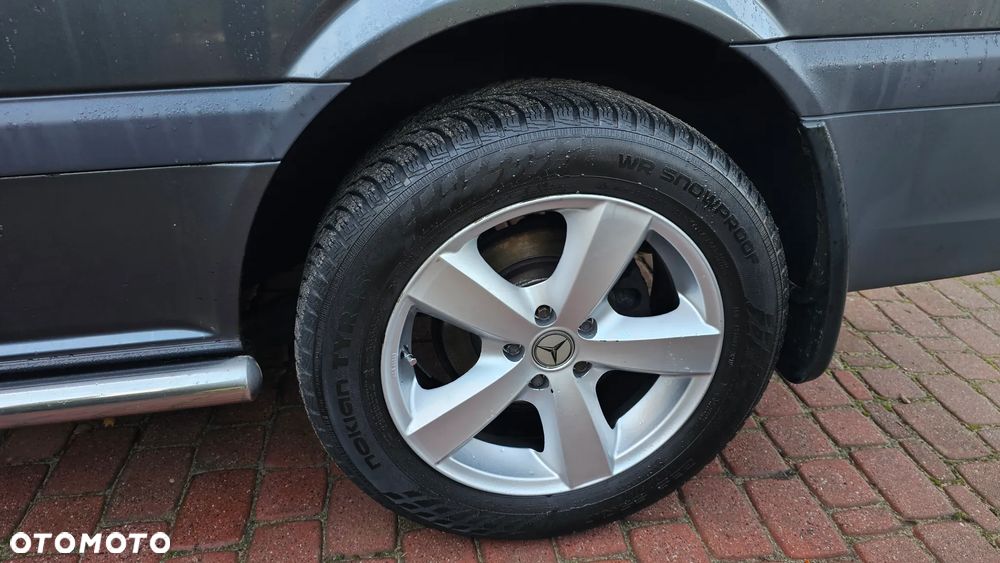 Mercedes-Benz Vito Univan 639.605 - 32