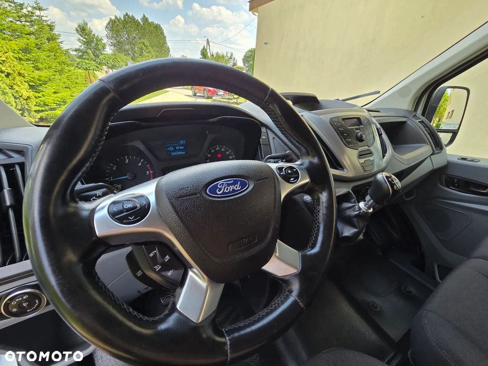 Ford Transit - 30