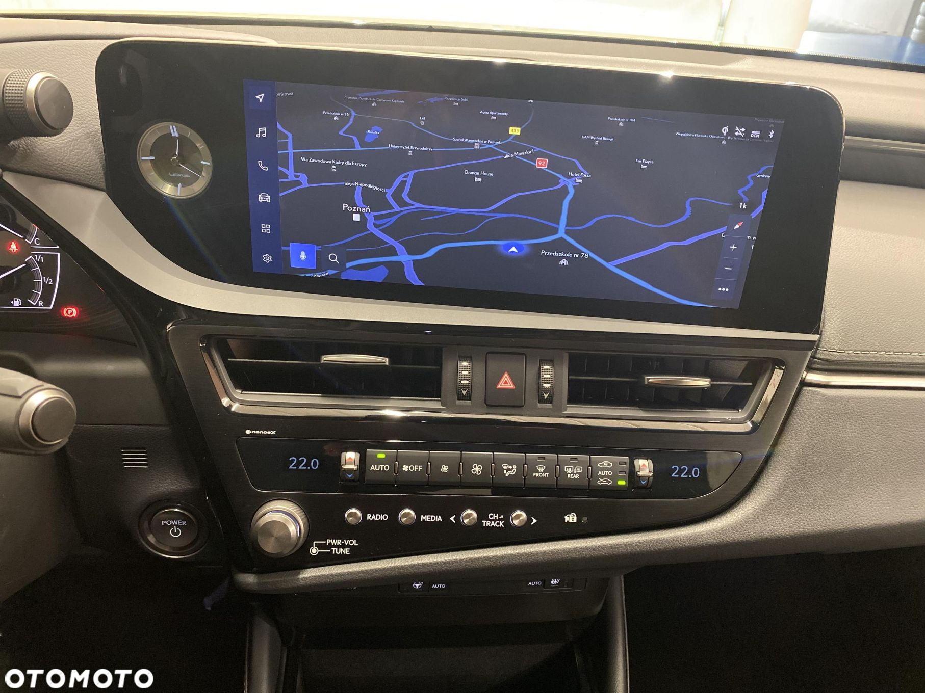 Lexus ES 300h Business Edition - 20