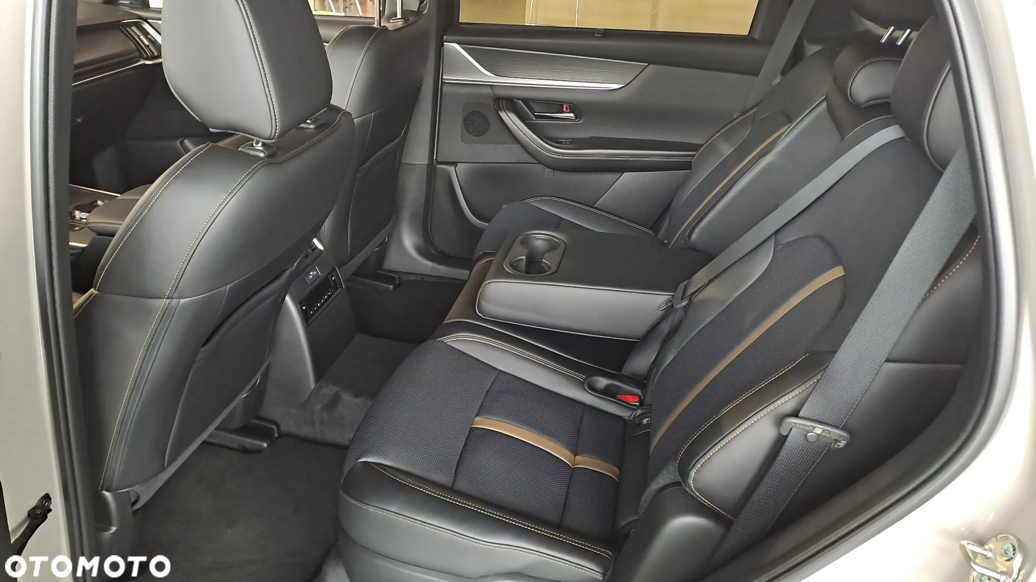 Mazda CX-80 - 12