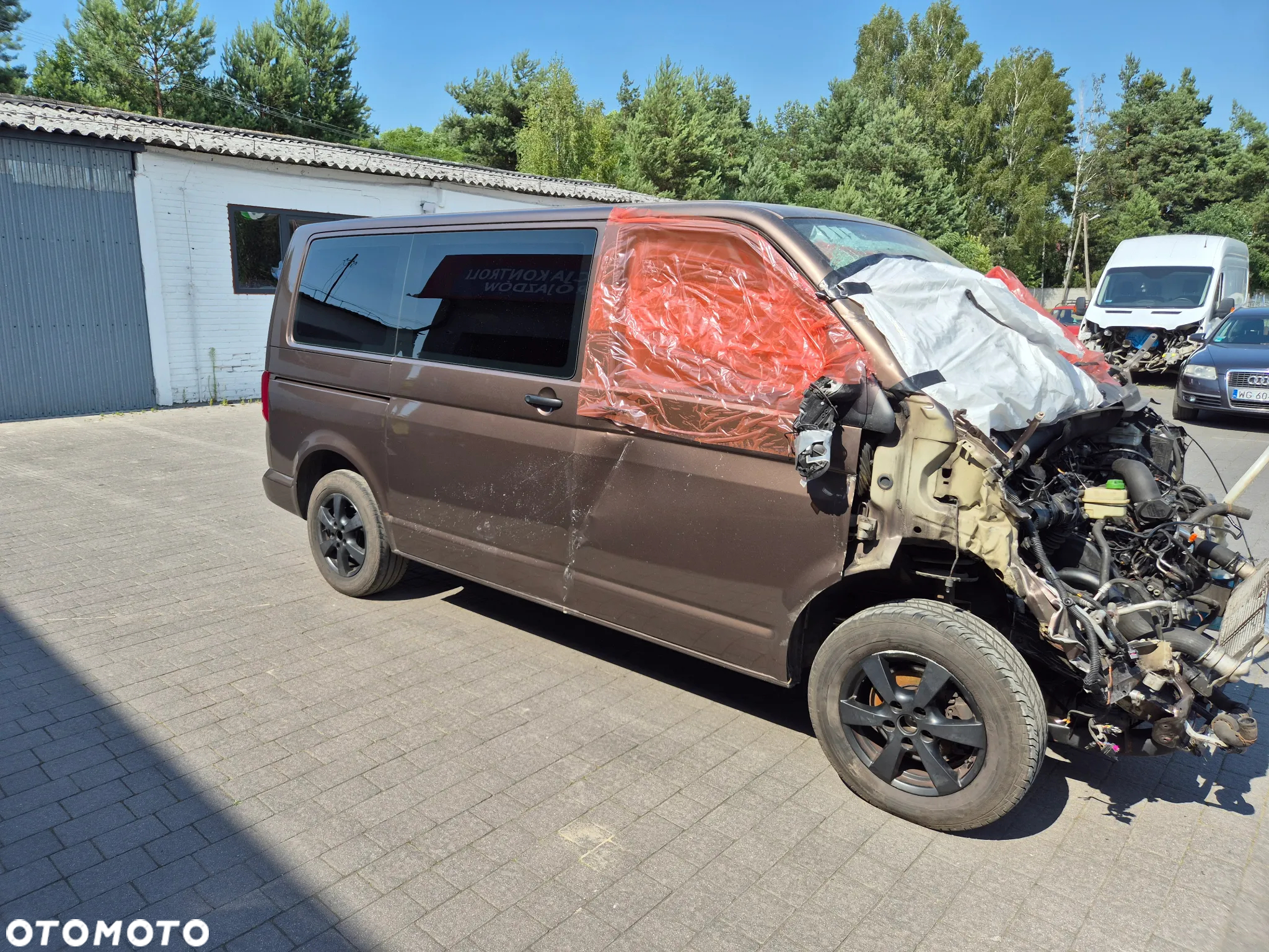Volkswagen Multivan - 15