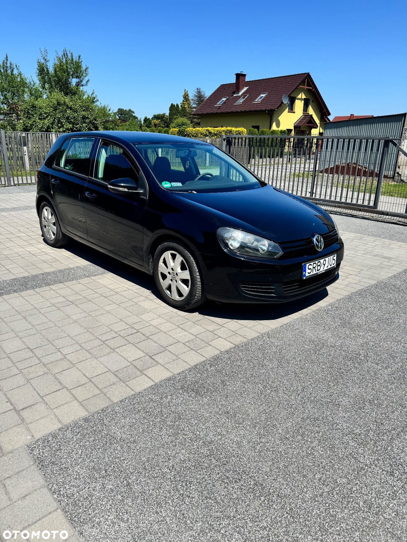 Volkswagen Golf - 1