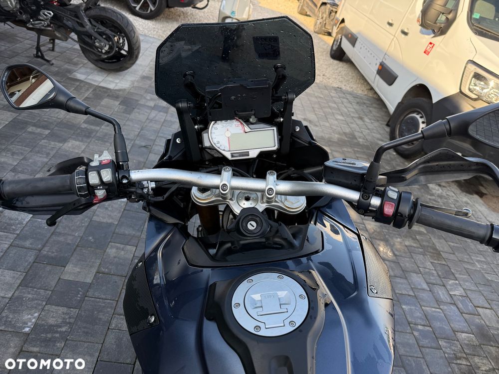 BMW S - 19