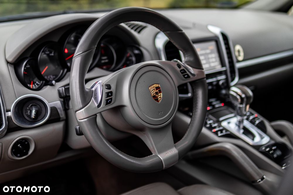 Porsche Cayenne - 9
