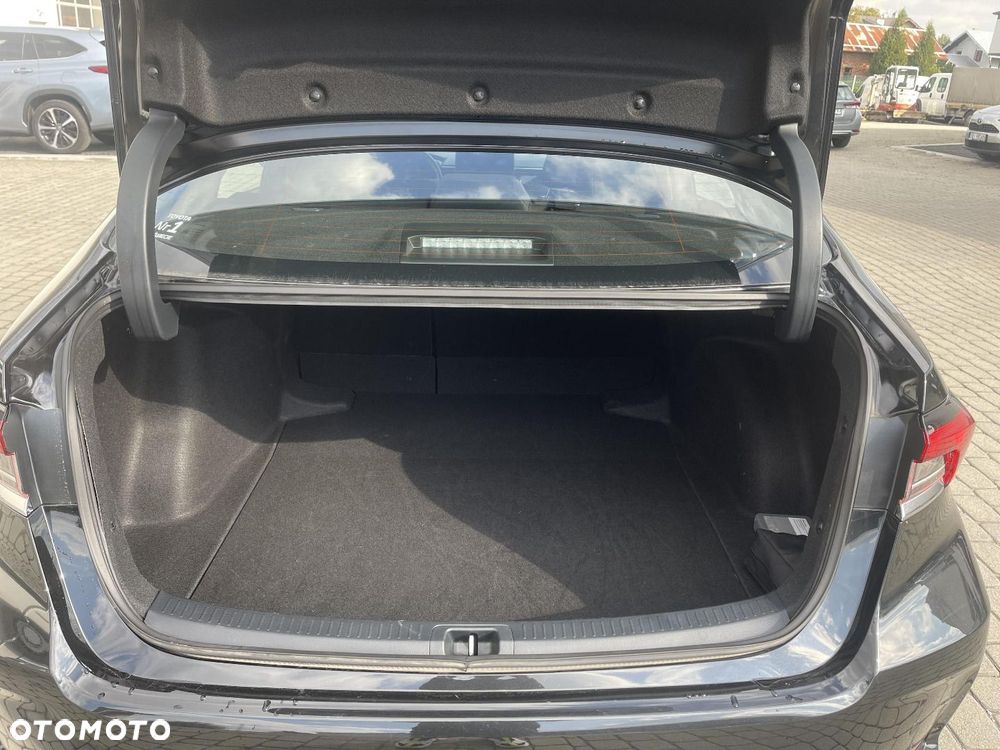 Toyota Corolla - 12