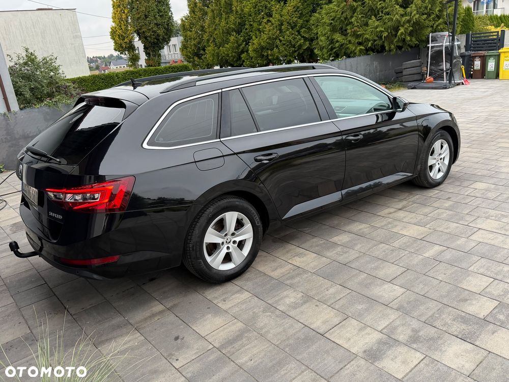 Skoda Superb 2.0 TDI Ambition DSG - 6