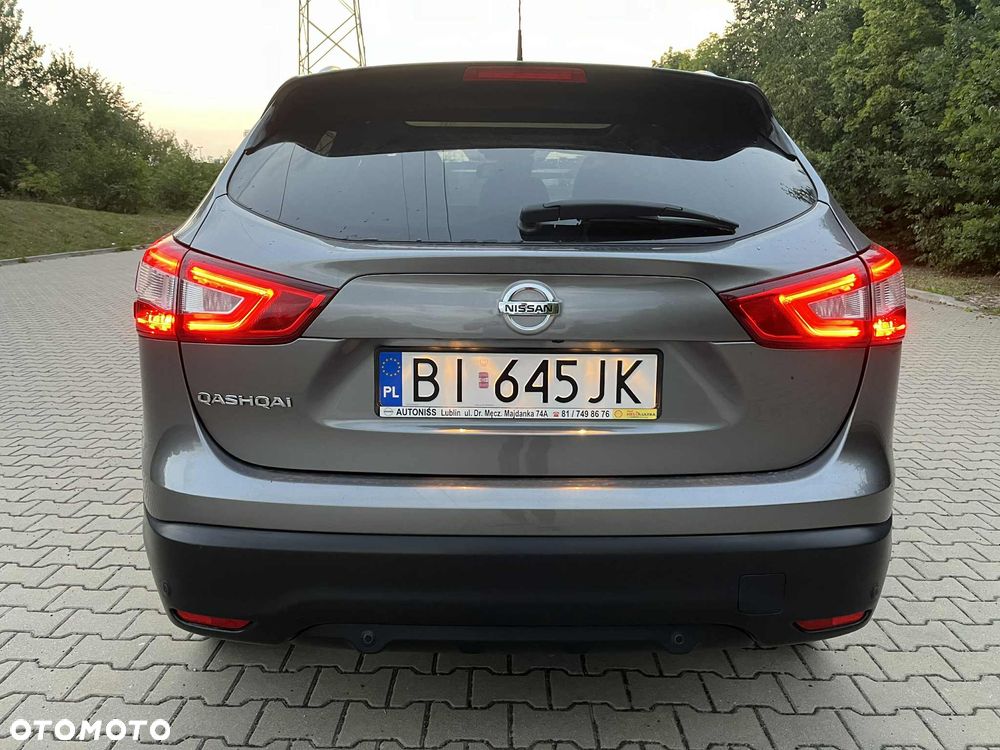 Nissan Qashqai 1.2 DIG-T N-Connecta EU6 - 11