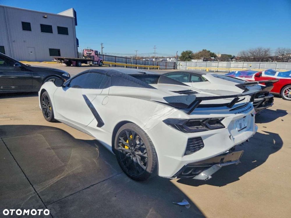 Chevrolet Corvette - 5