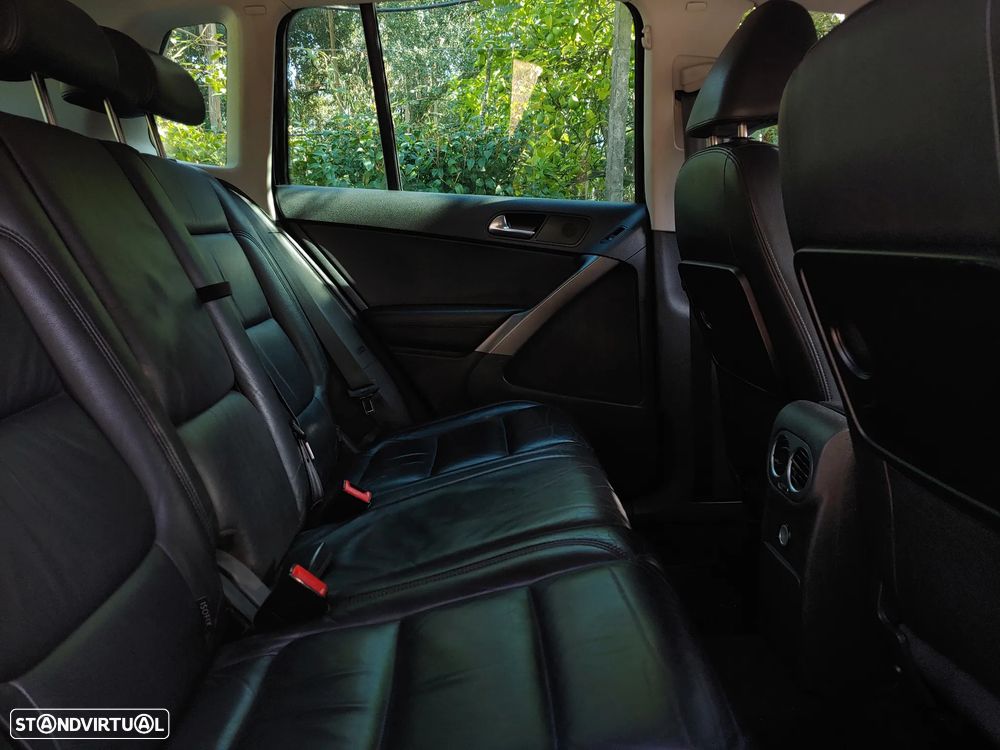 VW Tiguan 2.0 TDi Sport 4Motion - 11
