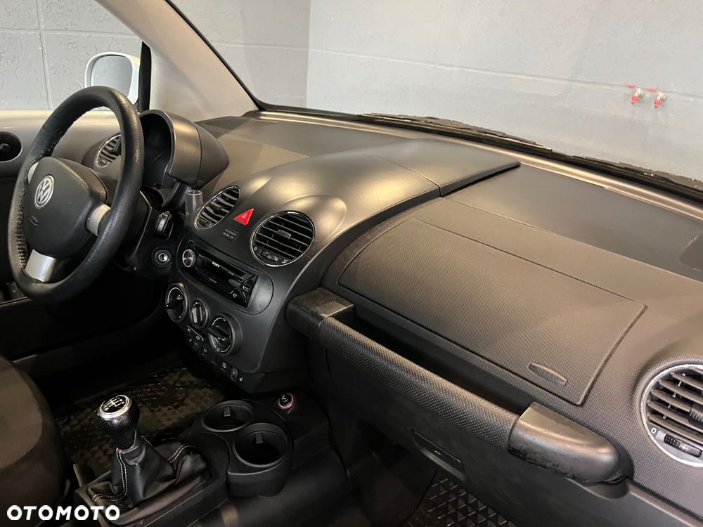 Volkswagen New Beetle 1.4 United - 25