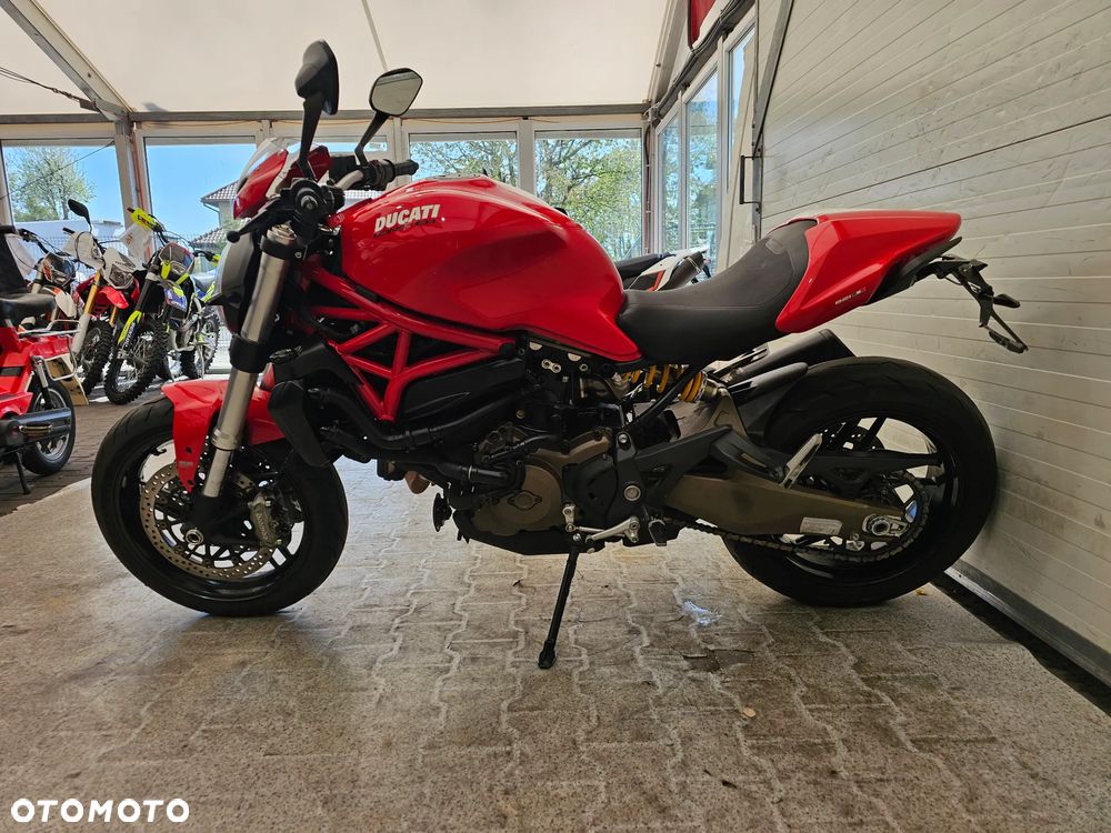 Ducati Monster - 10