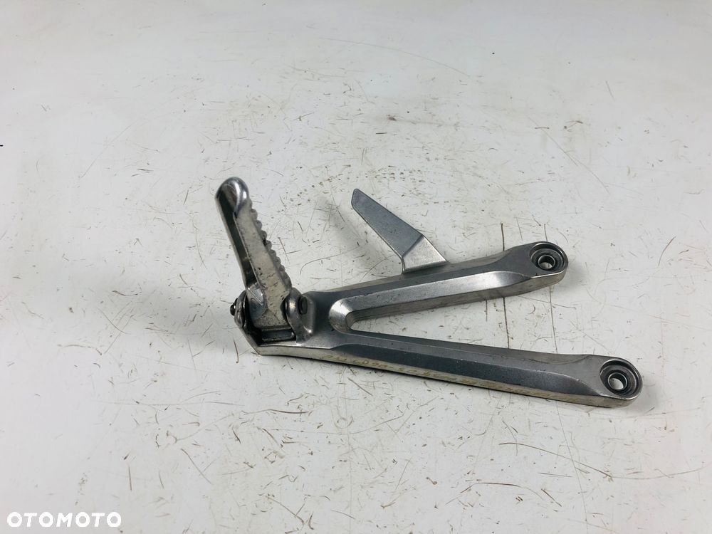 Honda CBR 600 RR PC37 05-06 prawy tył - 4