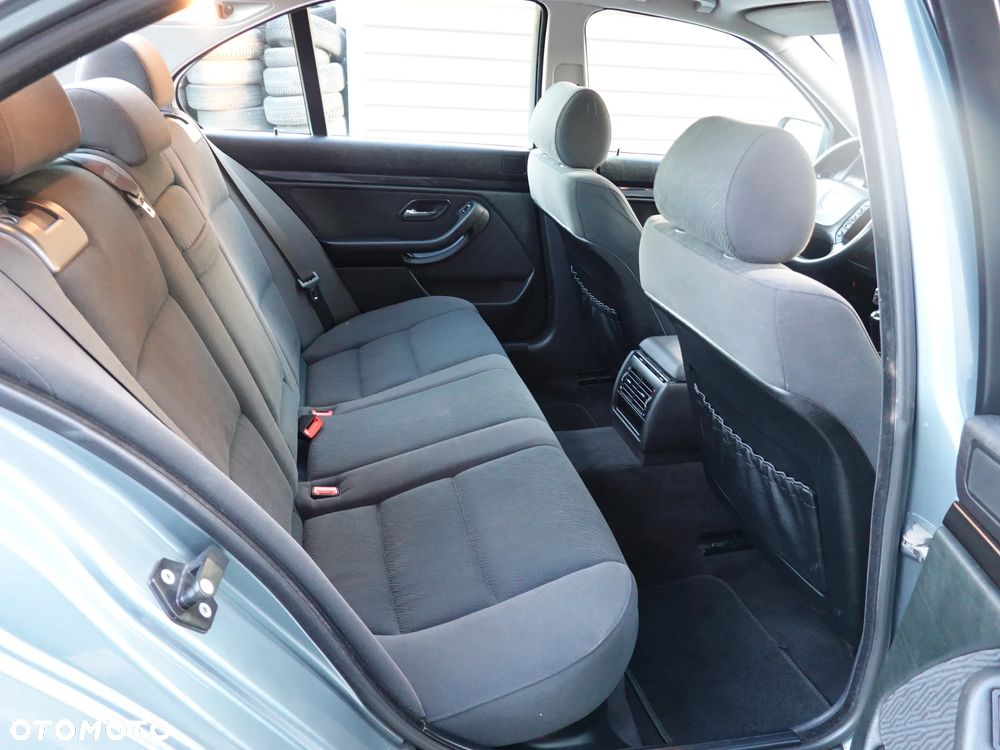 BMW Seria 5 525d - 16