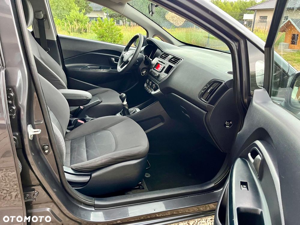 Kia Rio 1.2 Attract - 21