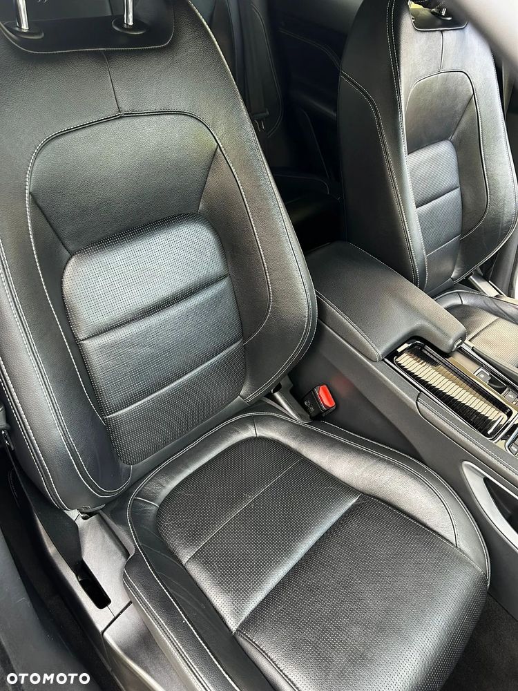 Jaguar F-Pace 2.0 i4P AWD Chequered Flag - 13