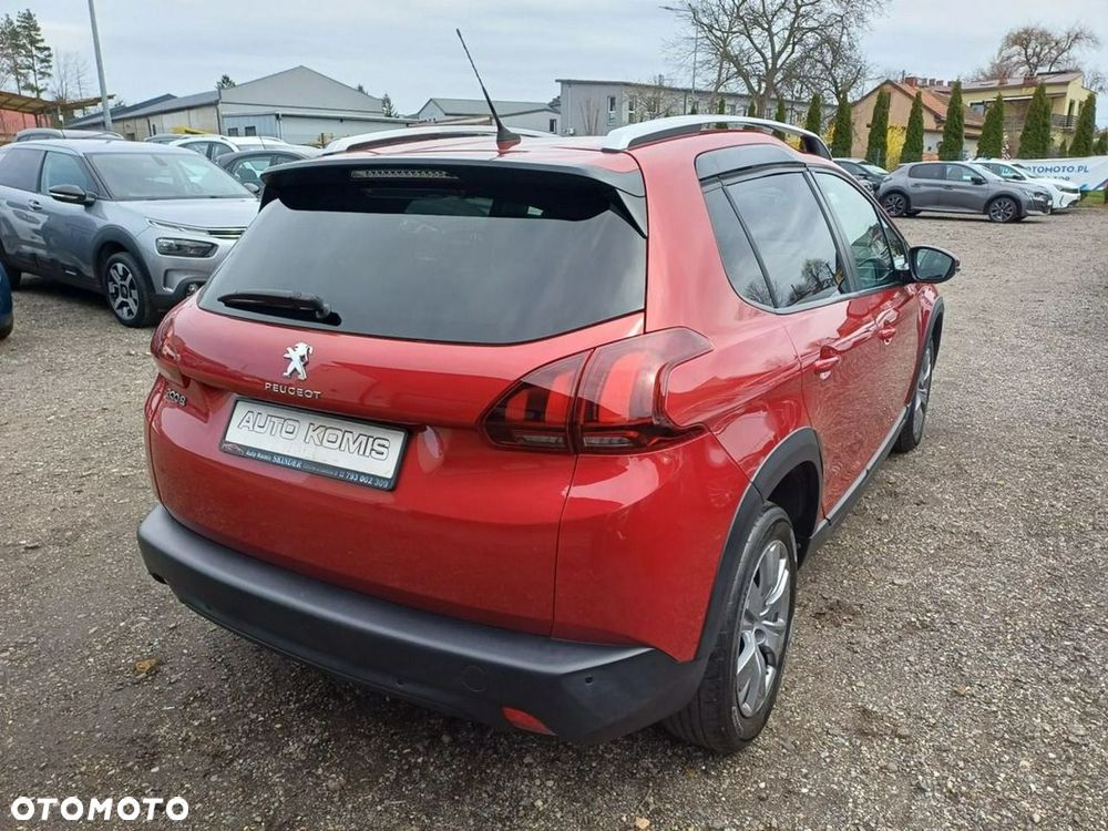 Peugeot 2008 1.2 Pure Tech GPF Signature S&S EAT6 - 7