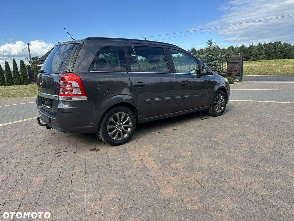 Opel Zafira - 11