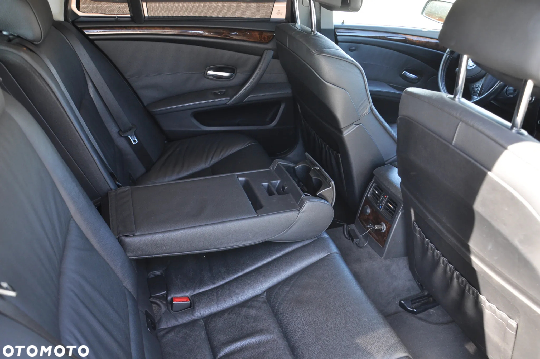 BMW Seria 5 530xi Touring - 10