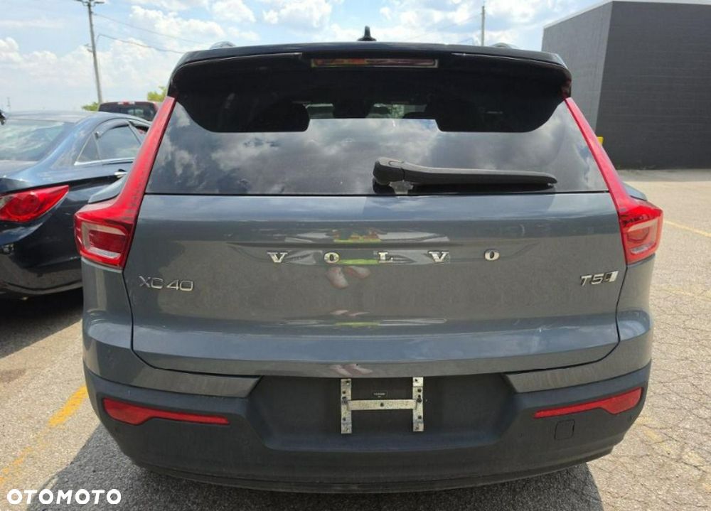 Volvo XC 40 T5 AWD R-Design - 6