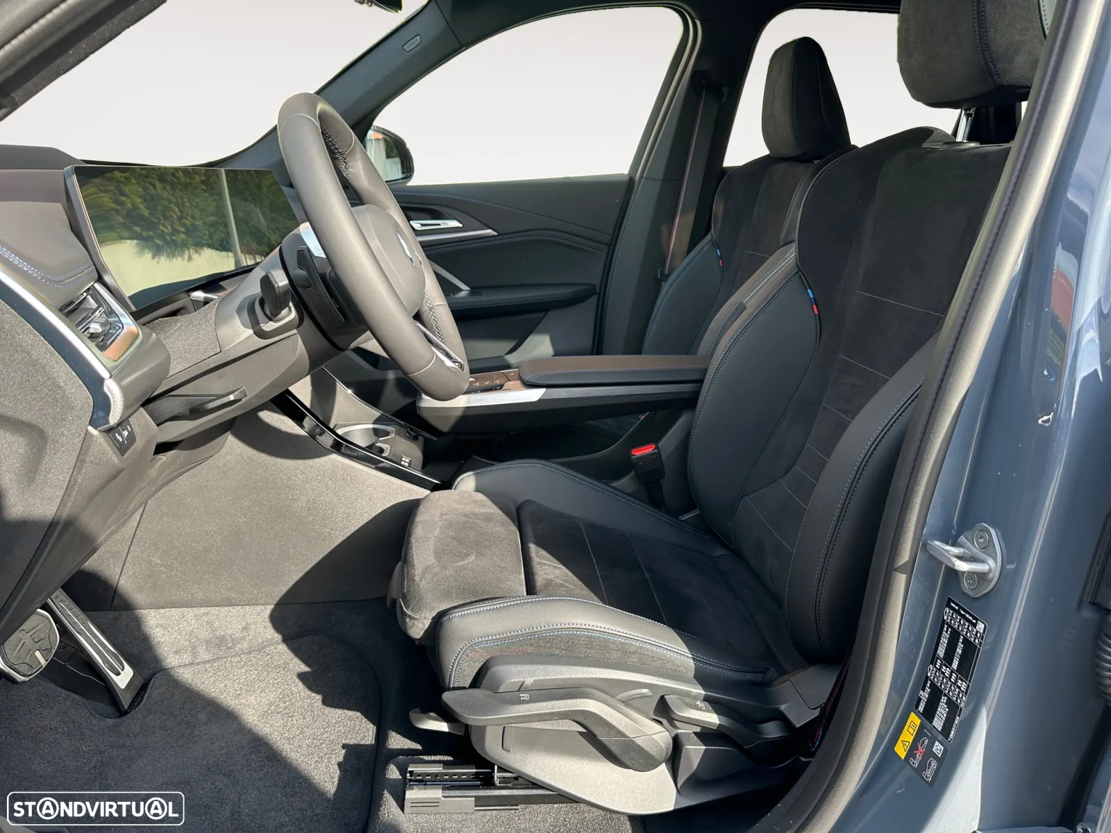 BMW iX1 eDrive20 Pack Desportivo M - 10