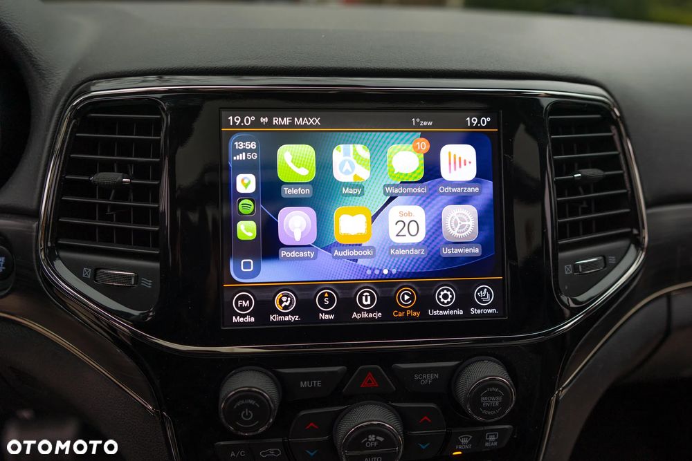 Jeep Grand Cherokee - 25