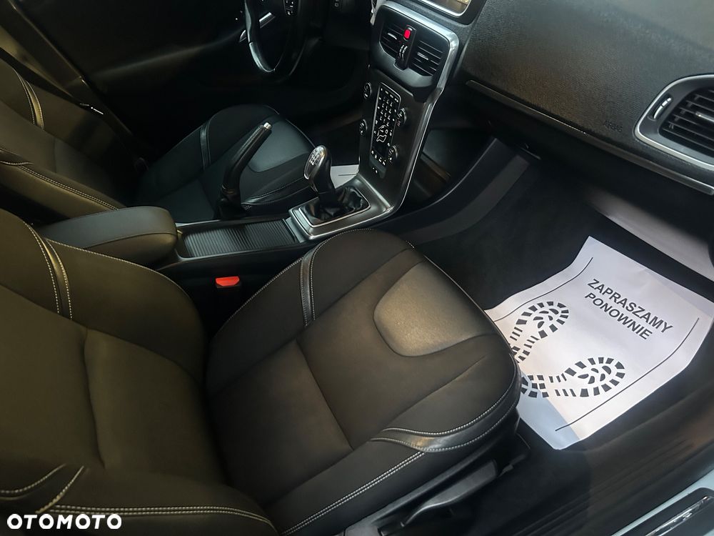 Volvo V40 D2 Momentum - 25