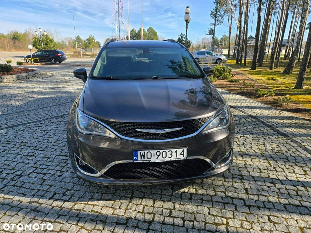 Chrysler Pacifica - 23