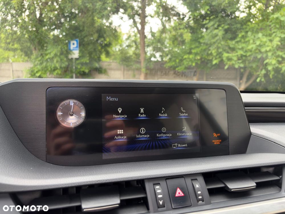 Lexus ES 300h Prestige - 28