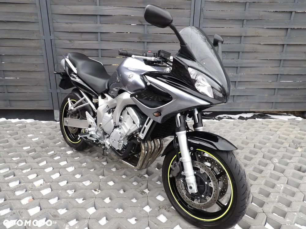 Yamaha FZ6 - 1