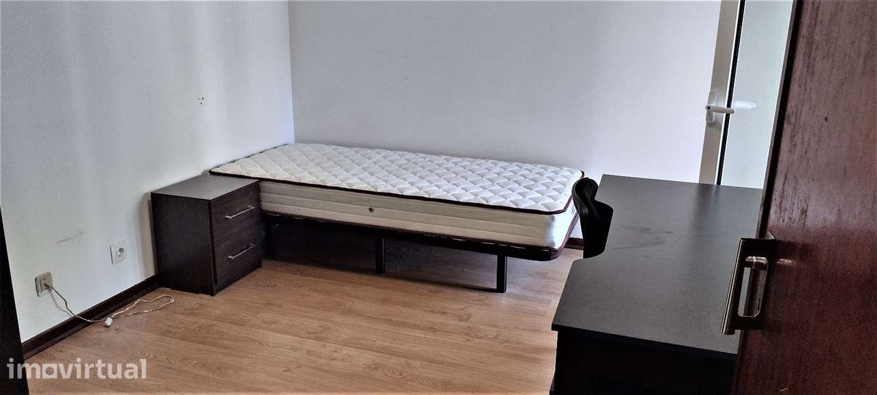 Quarto Mobilado para Arrendamento | Bairro Norton de Matos | Coimbra - Grande imagem: 2/10