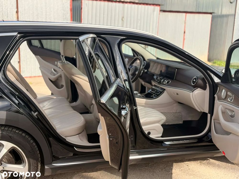 Mercedes-Benz Klasa E 220 d 4-Matic All-Terrain - 17