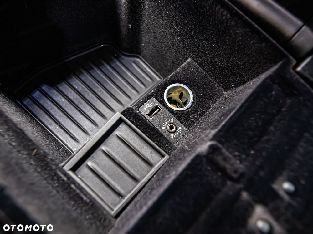 BMW Seria 5 520d xDrive - 24