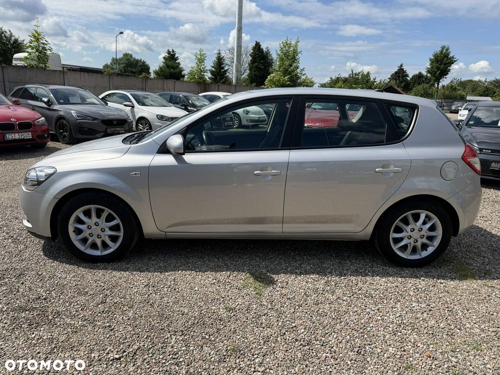 Kia Ceed 1.4 CVVT Dream-Team Edition - 8