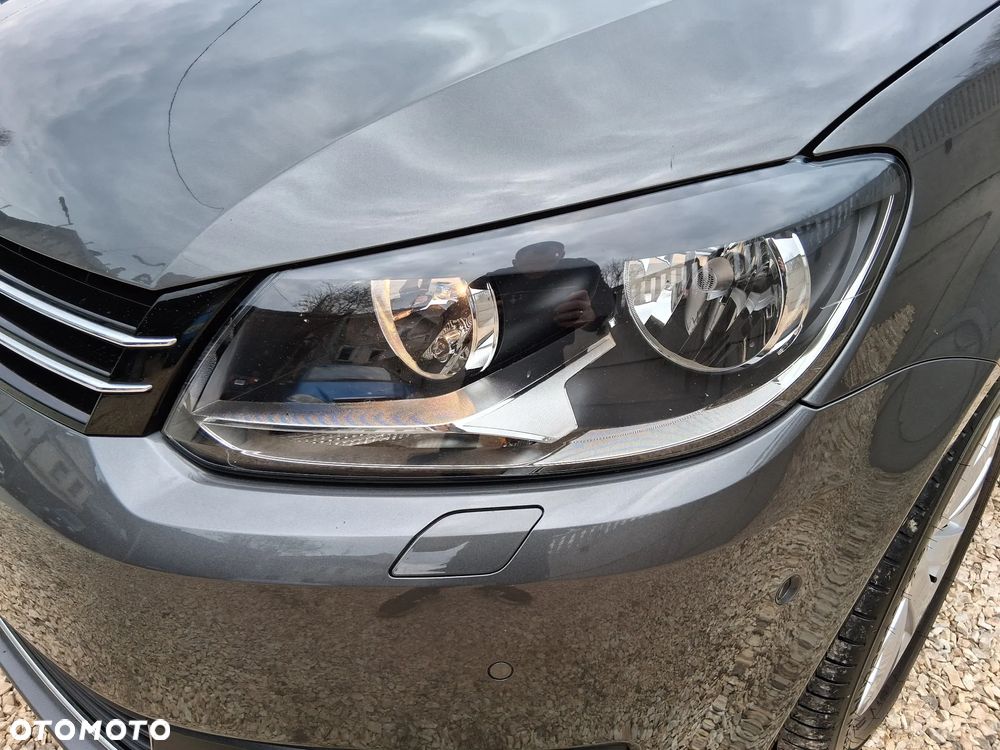 Volkswagen Touran 2.0 TDI DPF BlueMotion Technology STYLE - 22