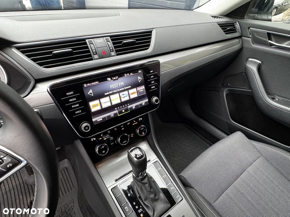 Skoda Superb 2.0 TDI SCR 4x4 Style DSG - 23