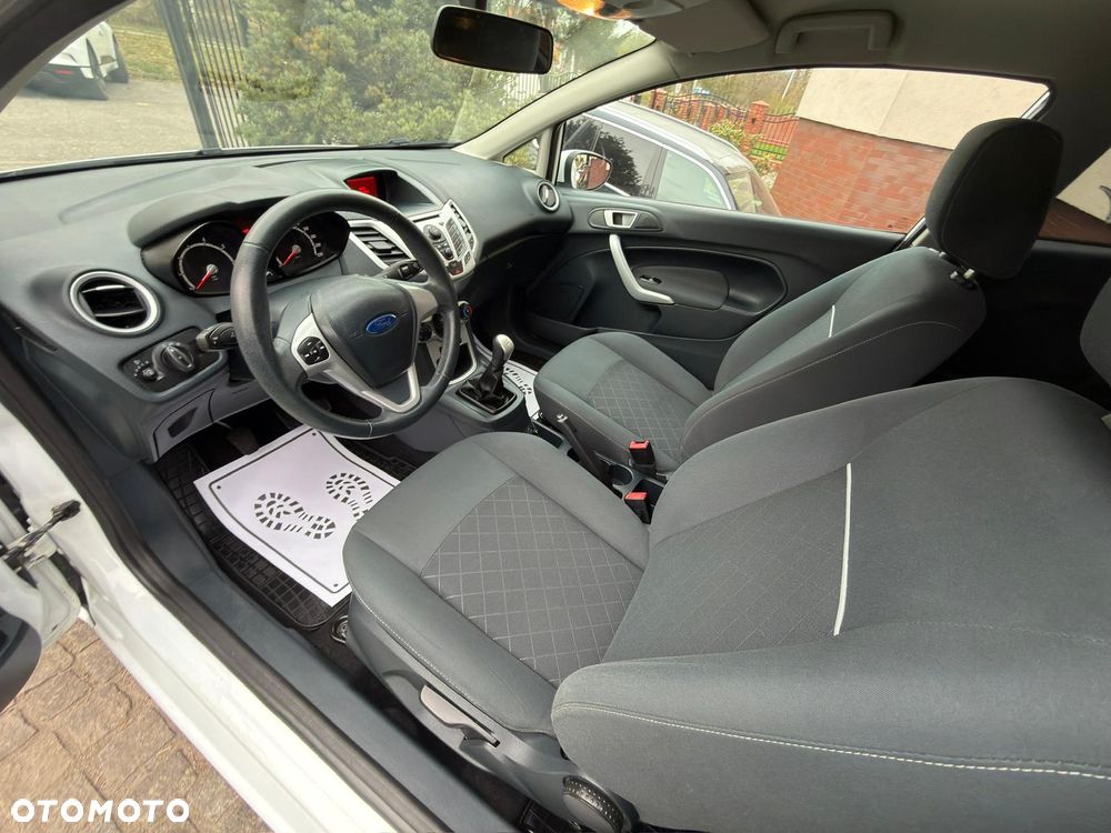 Ford Fiesta - 23