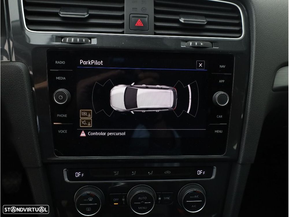 VW Golf Variant 1.6 TDi Confortline - 20