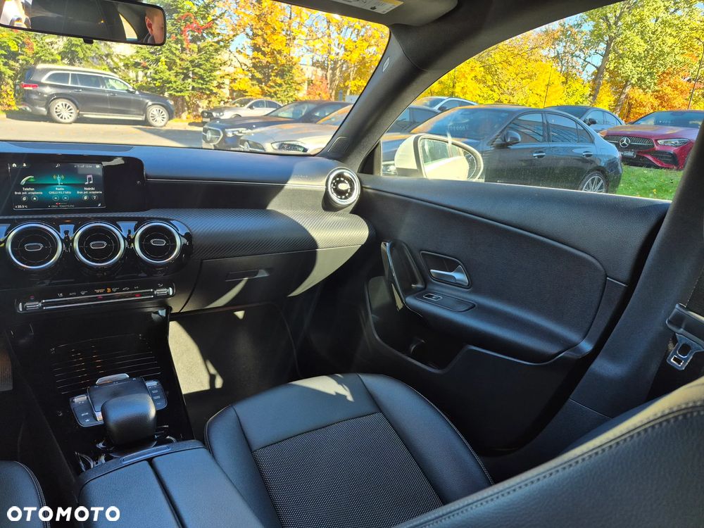 Mercedes-Benz CLA 180 d 7G-DCT - 16