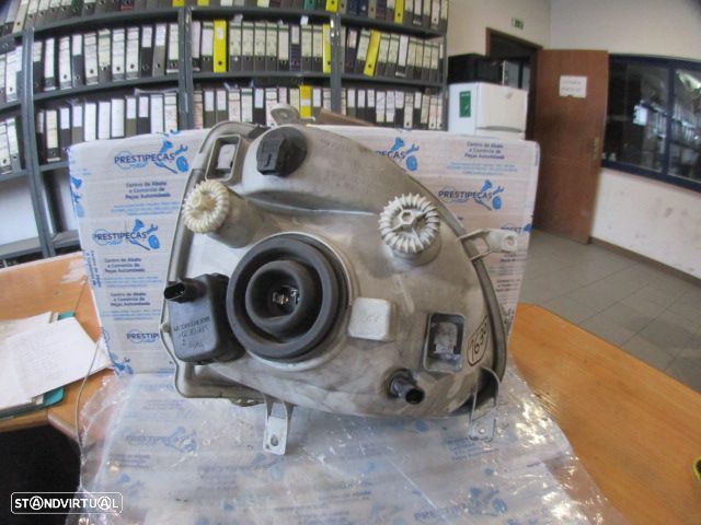 Farol 09204189 3530083E00 67719101 67716991 OPEL AGILA 1 A 2001 1.2I 75CV 5P VERMELHO ESQ H4 GM VALEO - 2