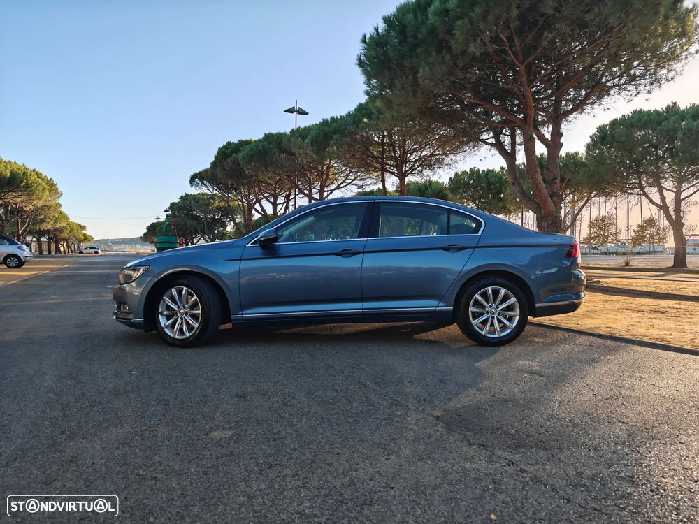 VW Passat 2.0 TDI Highline - 13