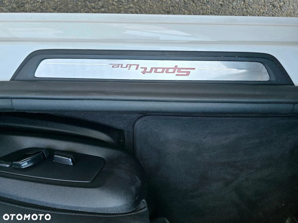 BMW Seria 5 530e iPerformance xDrive Luxury Line - 24
