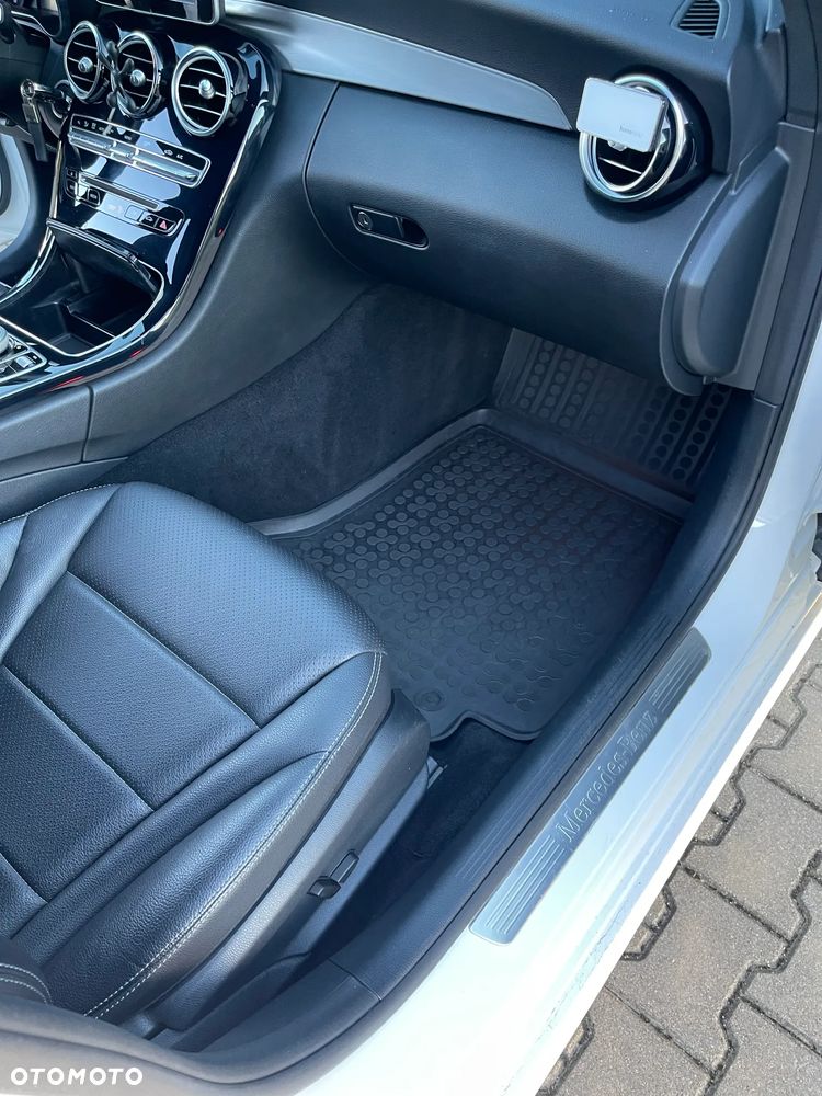 Mercedes-Benz Klasa C 180 9G-TRONIC - 24