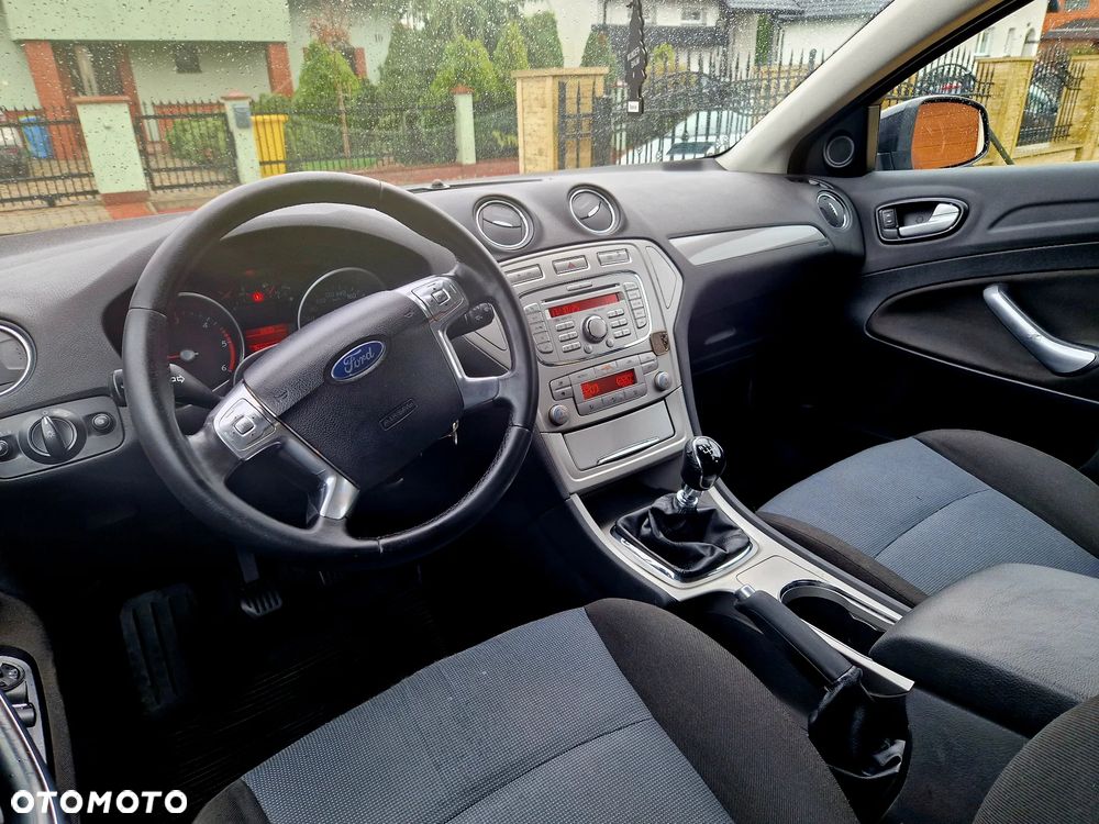 Ford Mondeo 1.8 TDCi Ambiente - 9