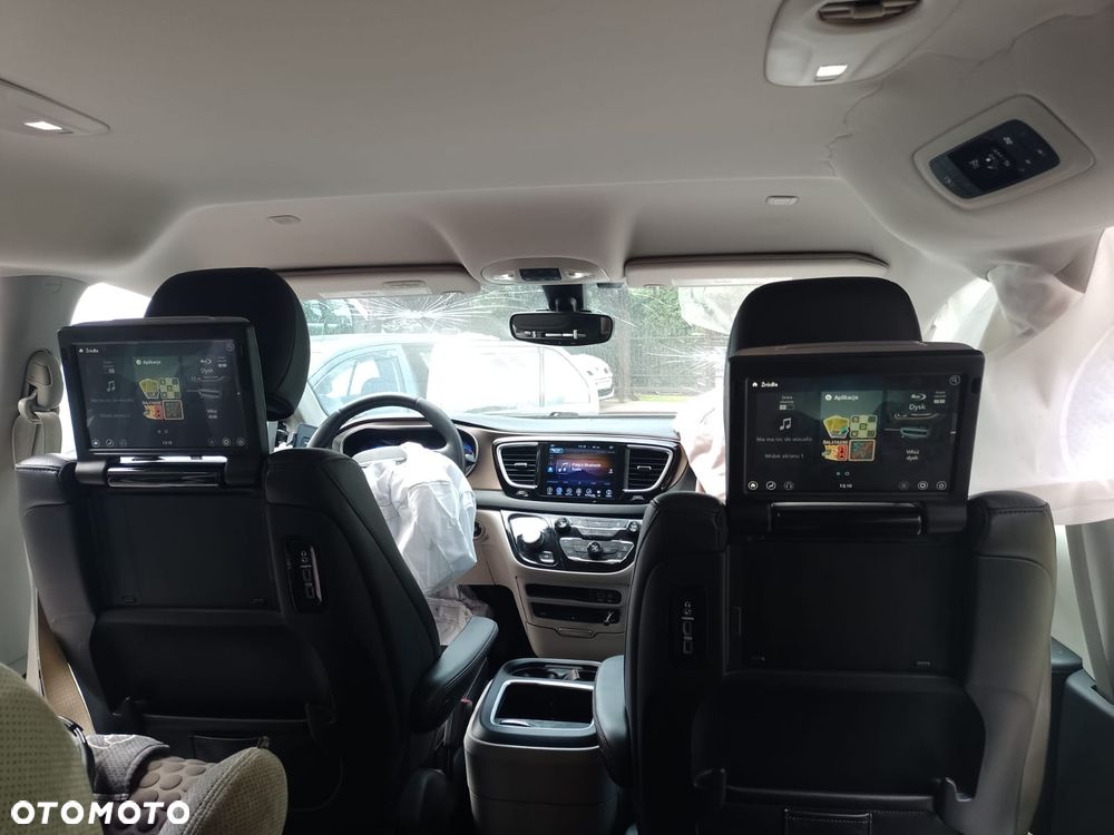 Chrysler Pacifica - 9