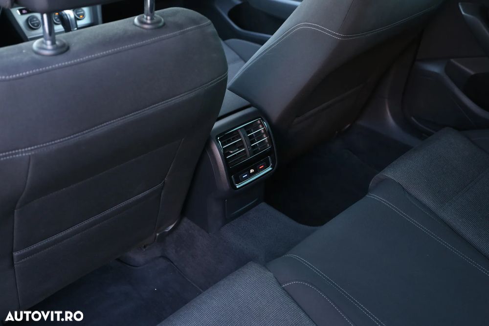 VOLKSWAGEN Passat 2015 — imagine 12