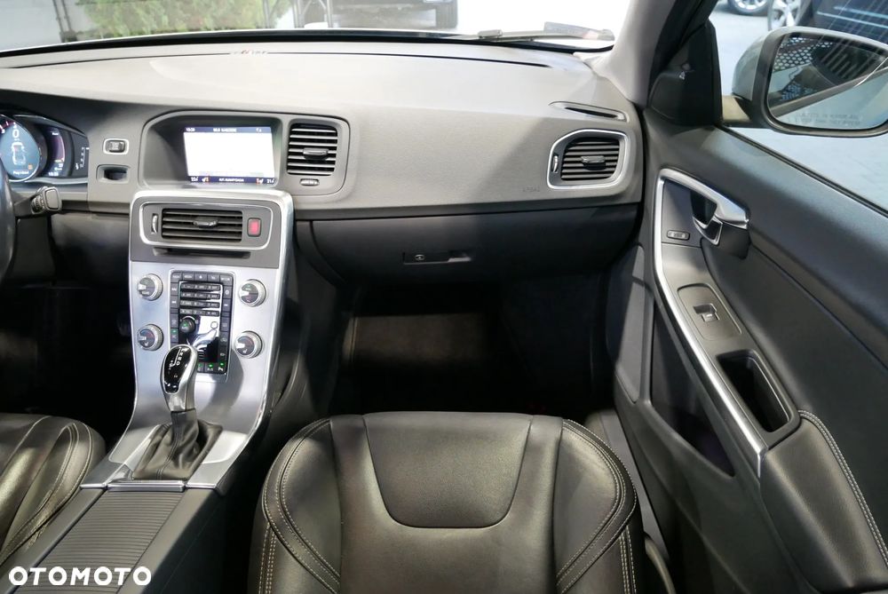 Volvo S60 T5 Geartronic - 17