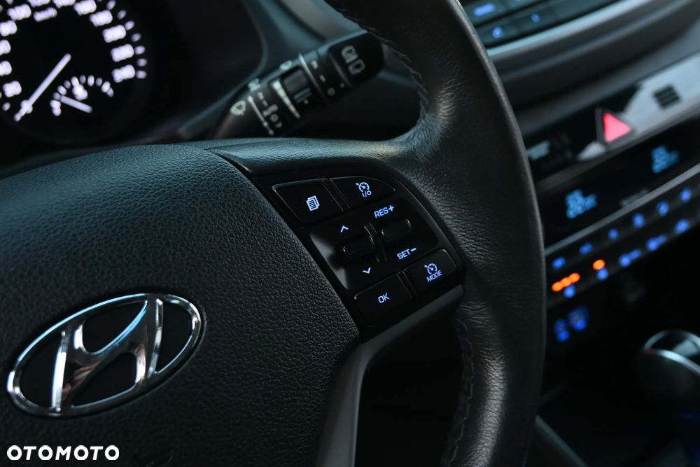 Hyundai Tucson 2.0 CRDI 4WD Automatik Premium - 27