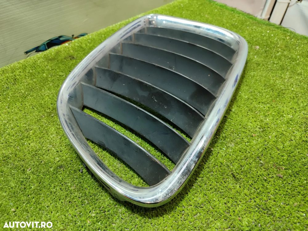 GRILA BARA FATA STANGA BMW X1 E84 SDRIVE 18D 2.0 DIESEL 2010 / MODEL SAV HATCHBACK COD OEM 2993307 / 51112993307 / 10627110 / 2009-2015 - 3